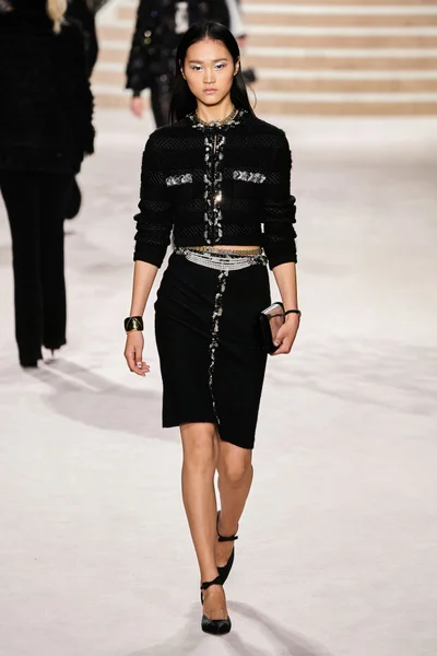 Look 15